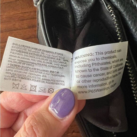 Valentino Orlandi Crossbody 🖤 vegan leather 🖤 adjustable strap 🖤 NWT - Picture 8 of 10